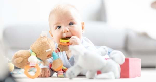 חקרו צעצועים התפתחותיים לבני שנה_ טיפוח צמיחה באמצעות משחק